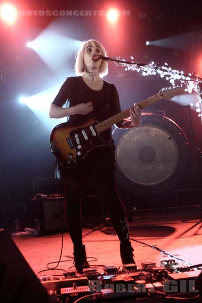 THE JOY FORMIDABLE - 2011-06-24 - PARIS - Hippodrome de Longchamp - Rhiannon Bryan